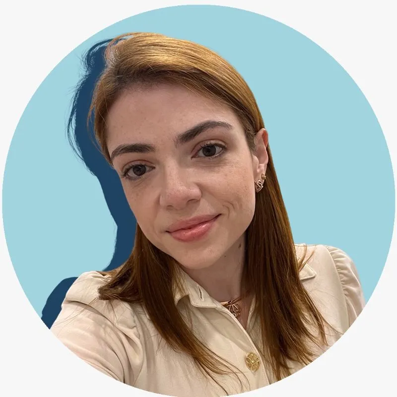 Dra. Evelin Schueteze Rocha em consultório